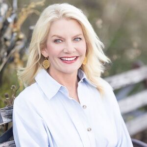 Meet your Posher, Courtney